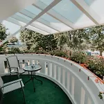 Lägenhet Garden